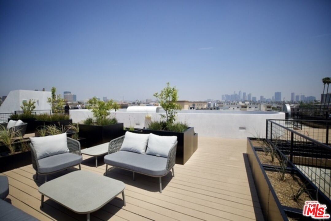 Exterior, Other, Skyline