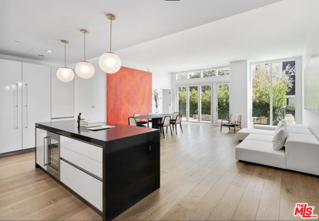 Dining room, Interior, Kitchen, Pendant Lights, Recessed Lighting, Wood Texture Flooring