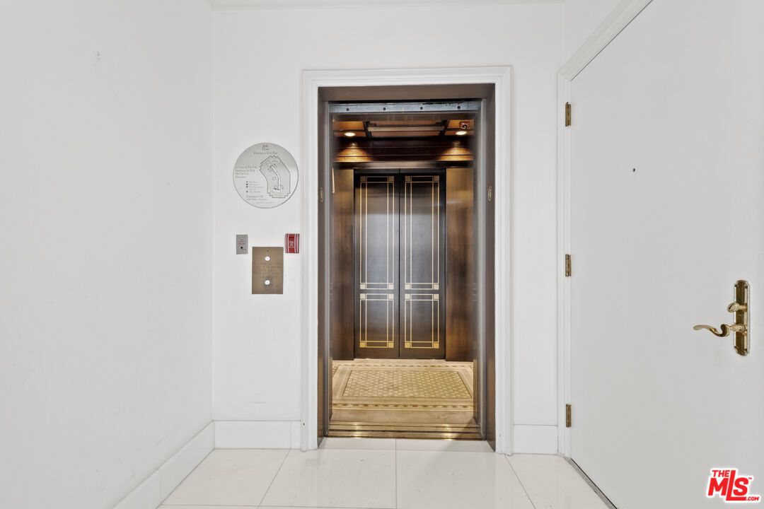 Elevator, Interior