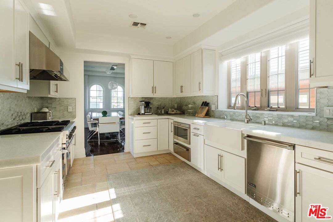 Dining room, Interior, Kitchen, Recessed Lighting, Stainless Steel Appliances