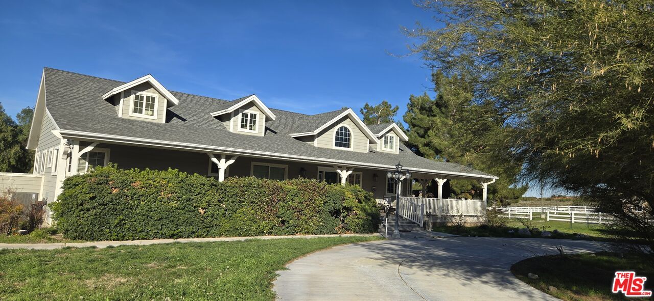 Exterior, Facade, Cape Cod