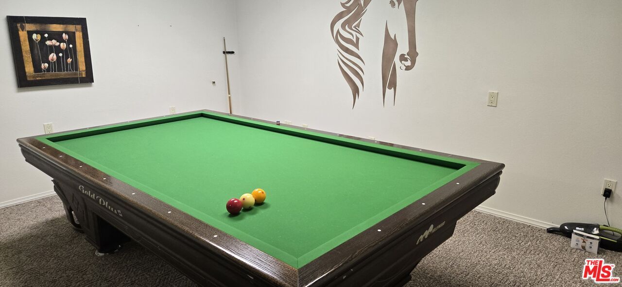 Billiard Table, Game Room, Interior