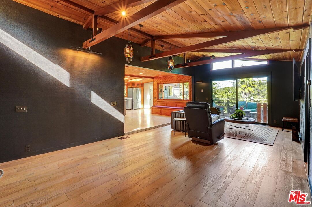 Interior, Living room, Pendant Lights, Wooden Beams, Wooden Ceilings, Wood Texture Flooring