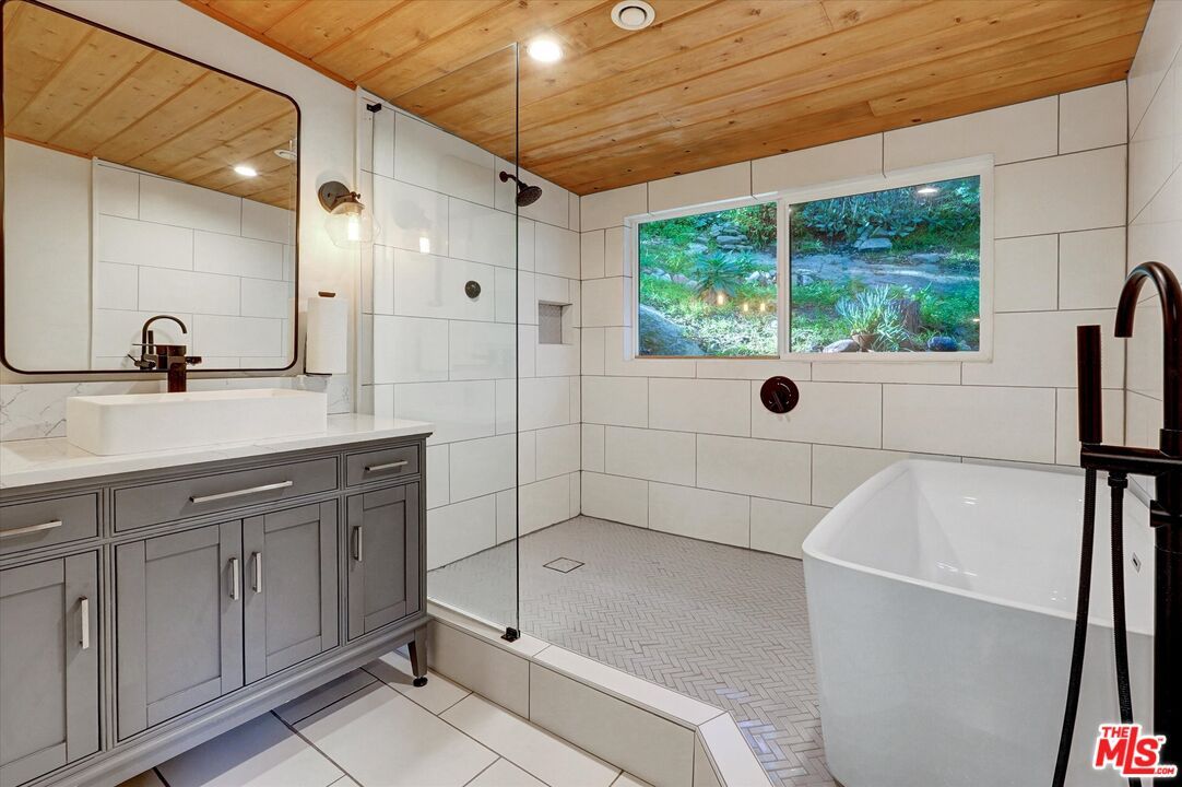 Bathroom, Dual Sink Vanities, Free Standing Baths, Glass Shower, Interior, Recessed Lighting, Wooden Ceilings