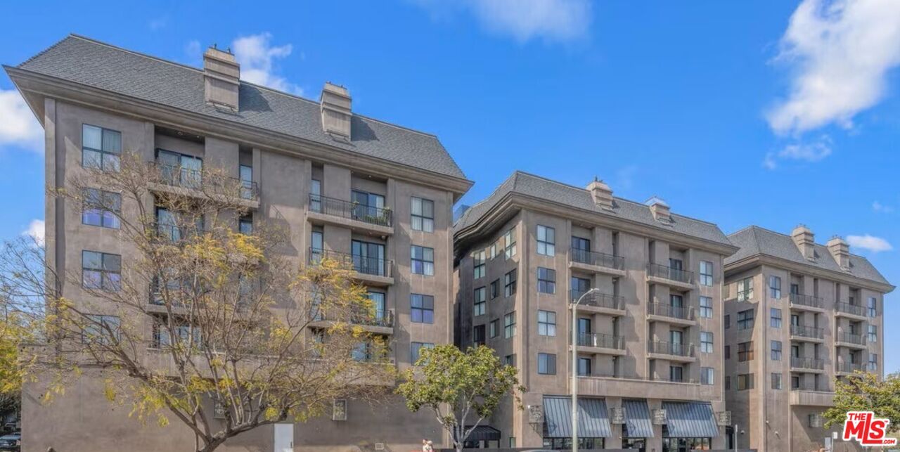 Exterior, Facade, Condo Building