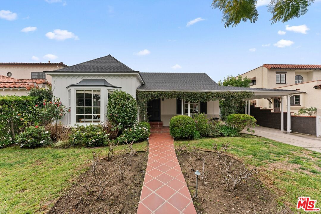 Backyard, Exterior, Facade, Spanish Mediterranean