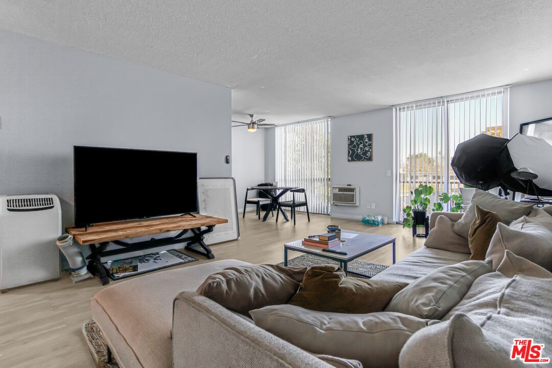 Dining room, Interior, Living room, Wood Texture Flooring