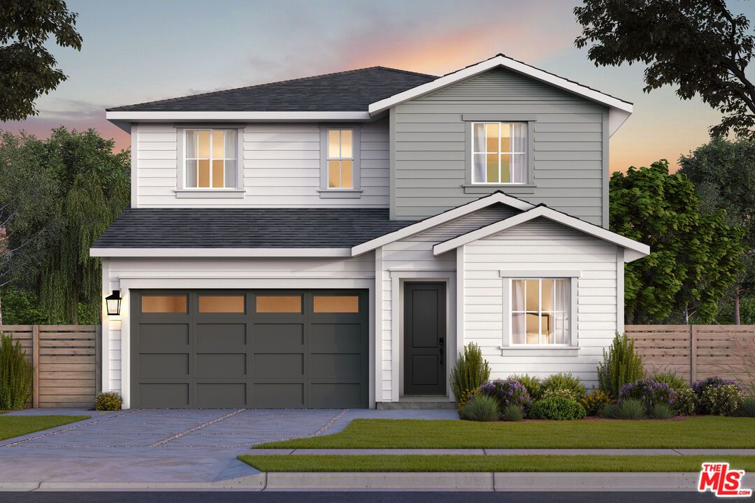 Attached, Exterior, Facade, Farmhouse