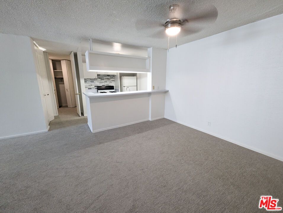 Empty room, Interior, Kitchen