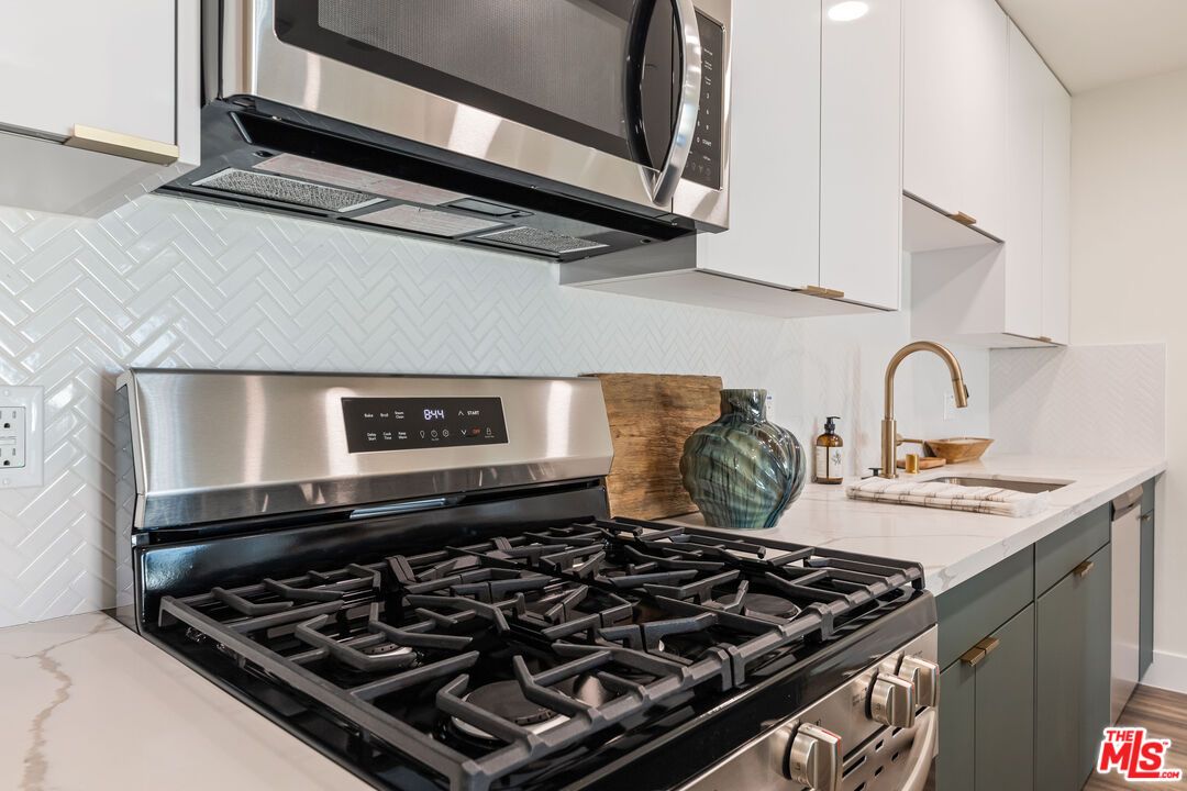 Interior, Kitchen, Stainless Steel Appliances