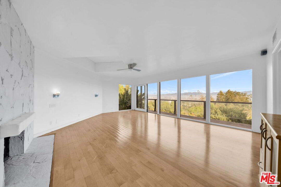 Empty room, Fireplace, Interior, Wood Texture Flooring