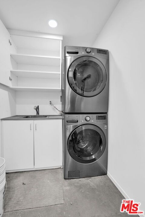 Interior, Recessed Lighting, Utility Closets, Washer