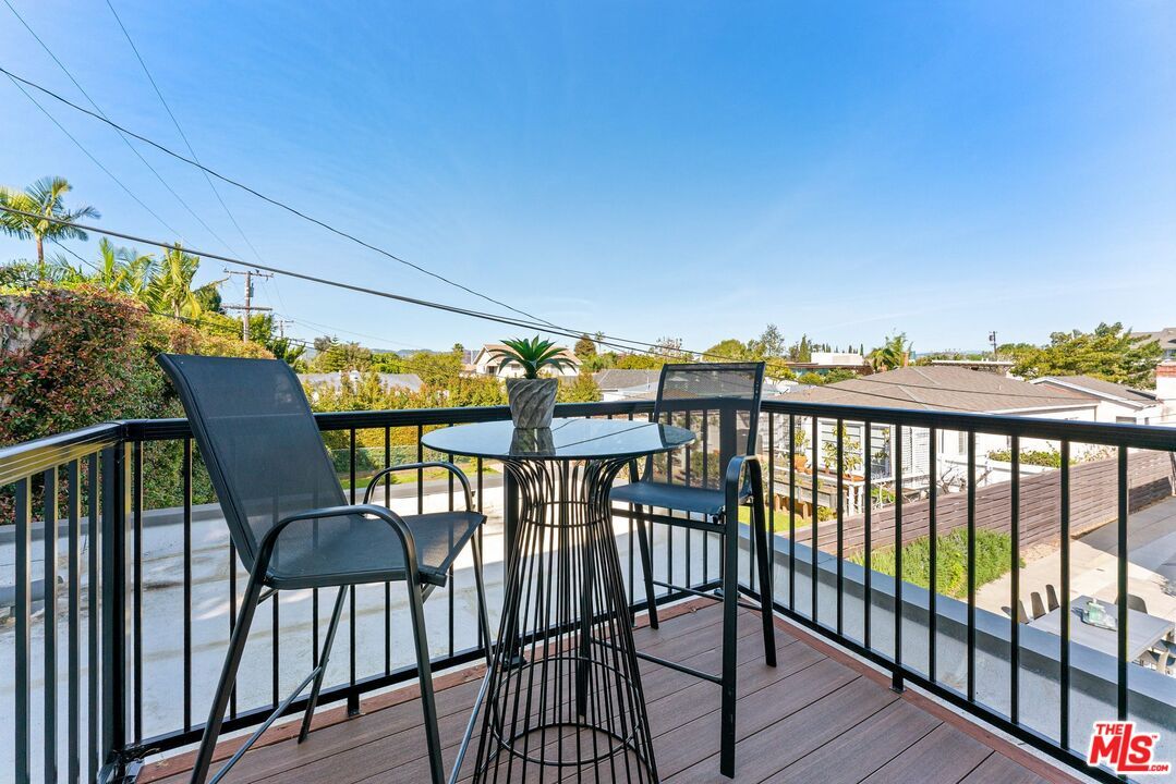 Exterior, Wood Texture Flooring