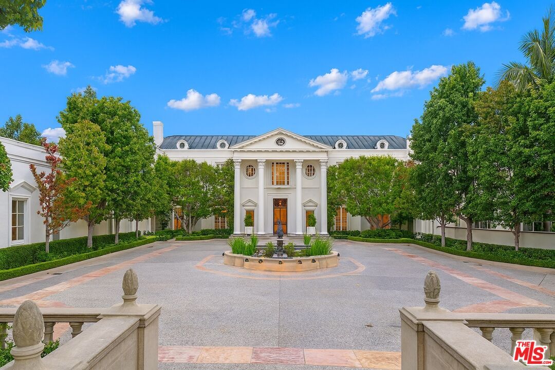 Exterior, Facade, French Provincial