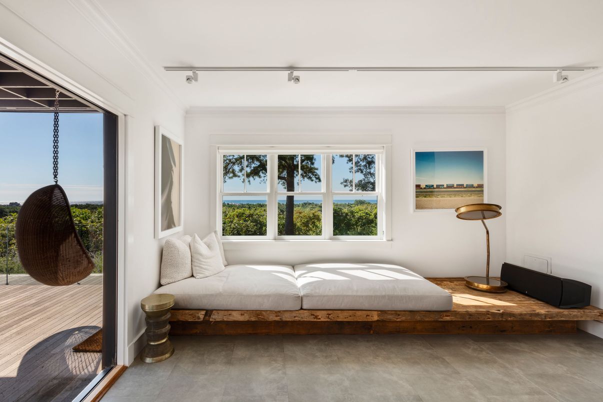 Bedroom, Interior, Water