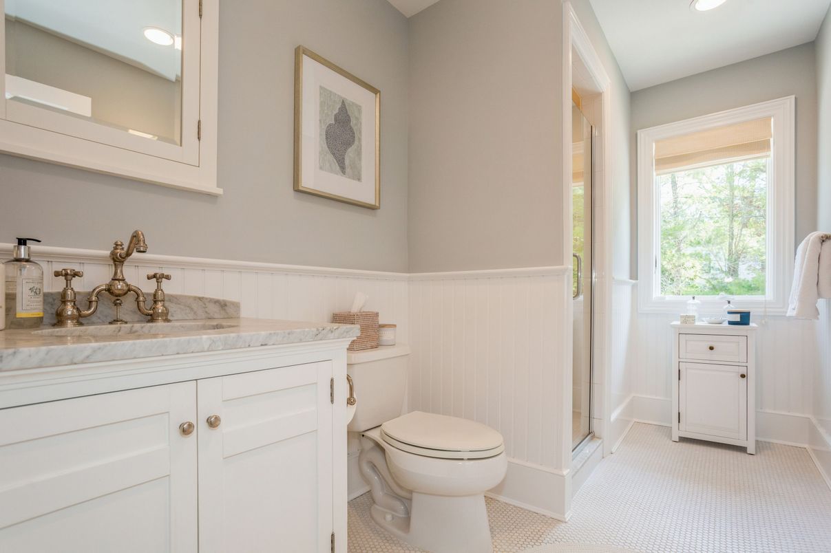 Bathroom, Interior, Recessed Lighting