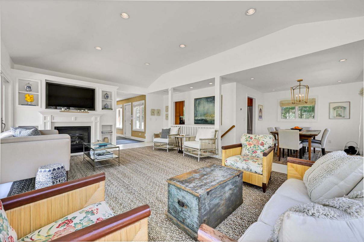 Dining room, Fireplace, Interior, Living room, Pendant Lights, Recessed Lighting