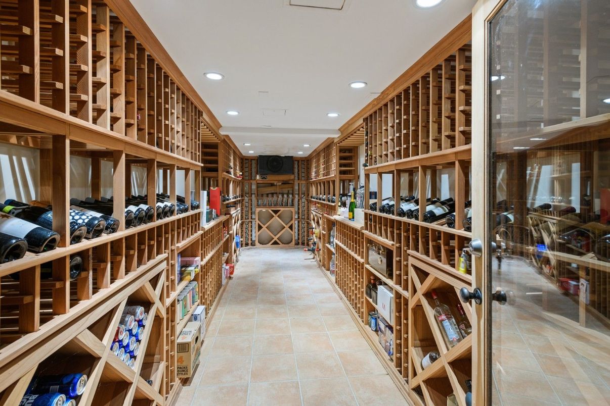 Interior, Recessed Lighting, Wine Storage