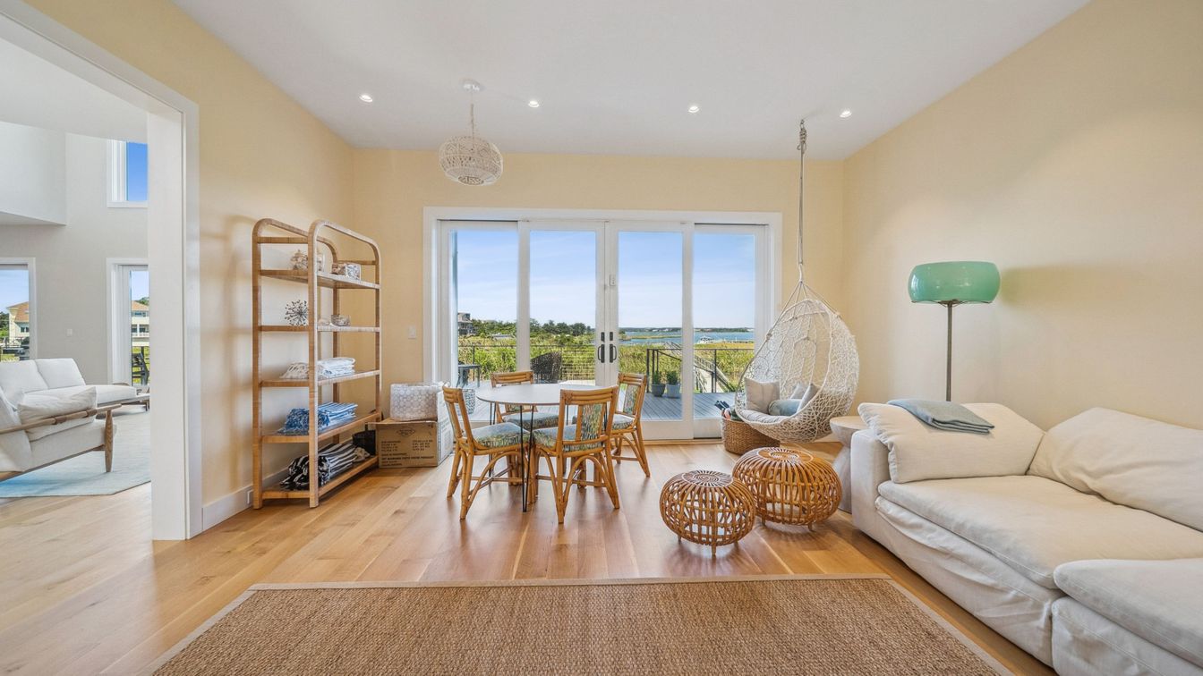 Dining room, Interior, Living room, Pendant Lights, Recessed Lighting, Water, Wood Texture Flooring
