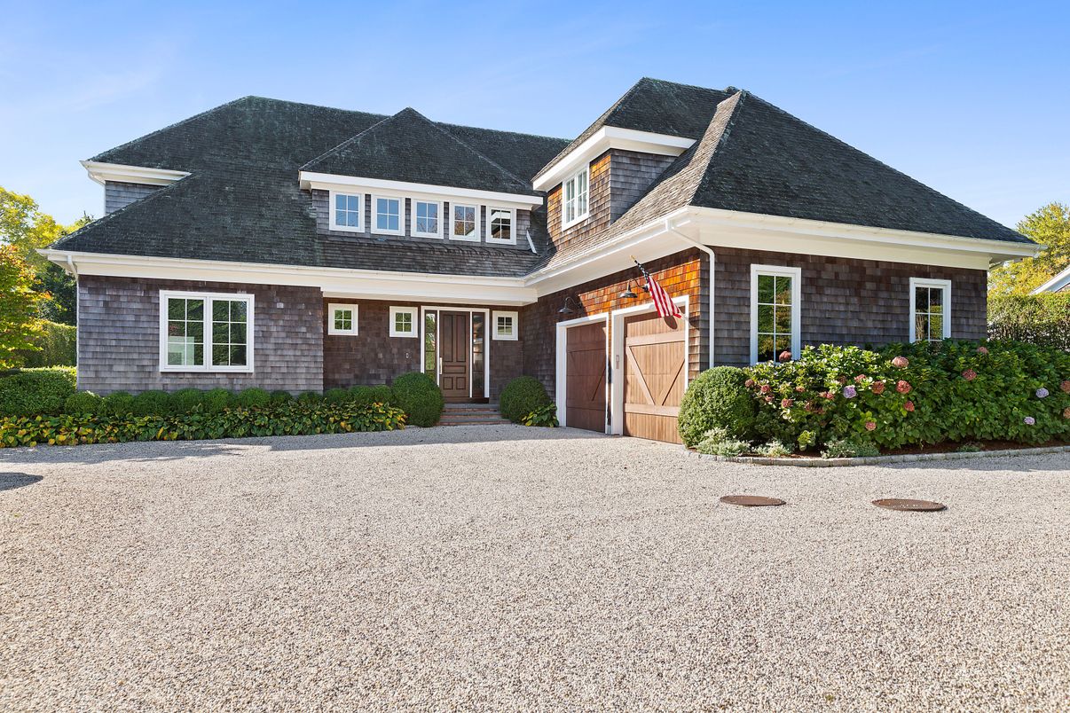 Attached, Exterior, Facade, Brick Traditional