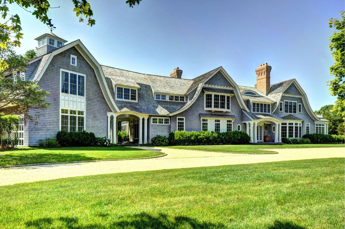 Backyard, Exterior, Facade, Queen Anne Victorian
