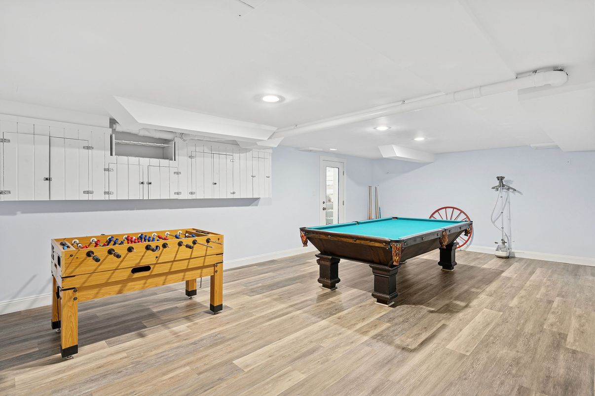 Billiard Table, Game Room, Interior, Recessed Lighting, Wood Texture Flooring
