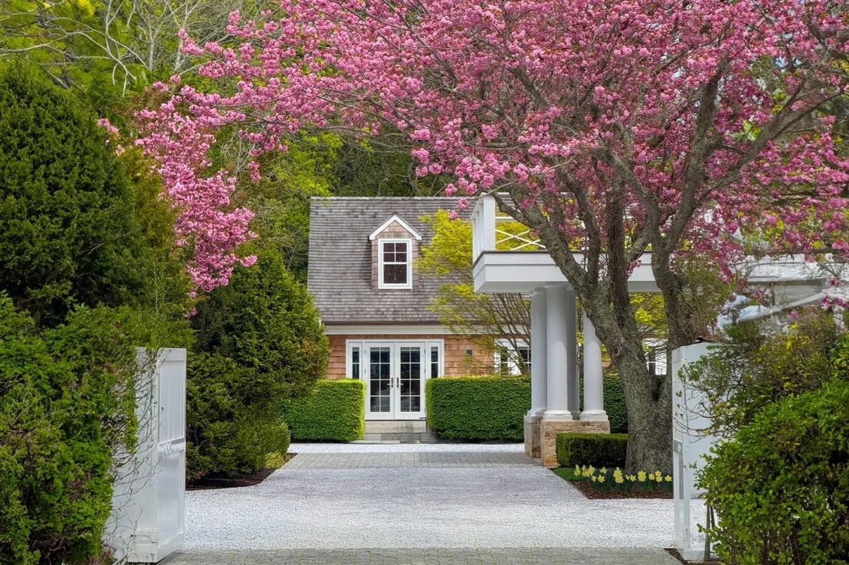 Exterior, Facade, Cape Cod
