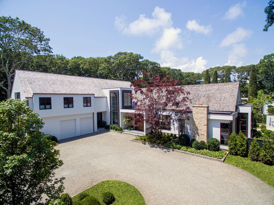 Attached, Exterior, Facade, Cape Cod