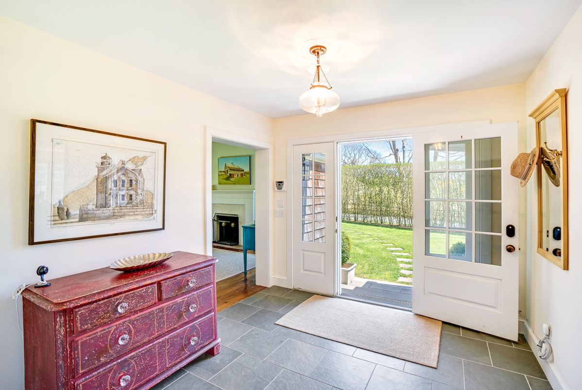 Fireplace, Interior, Pendant Lights