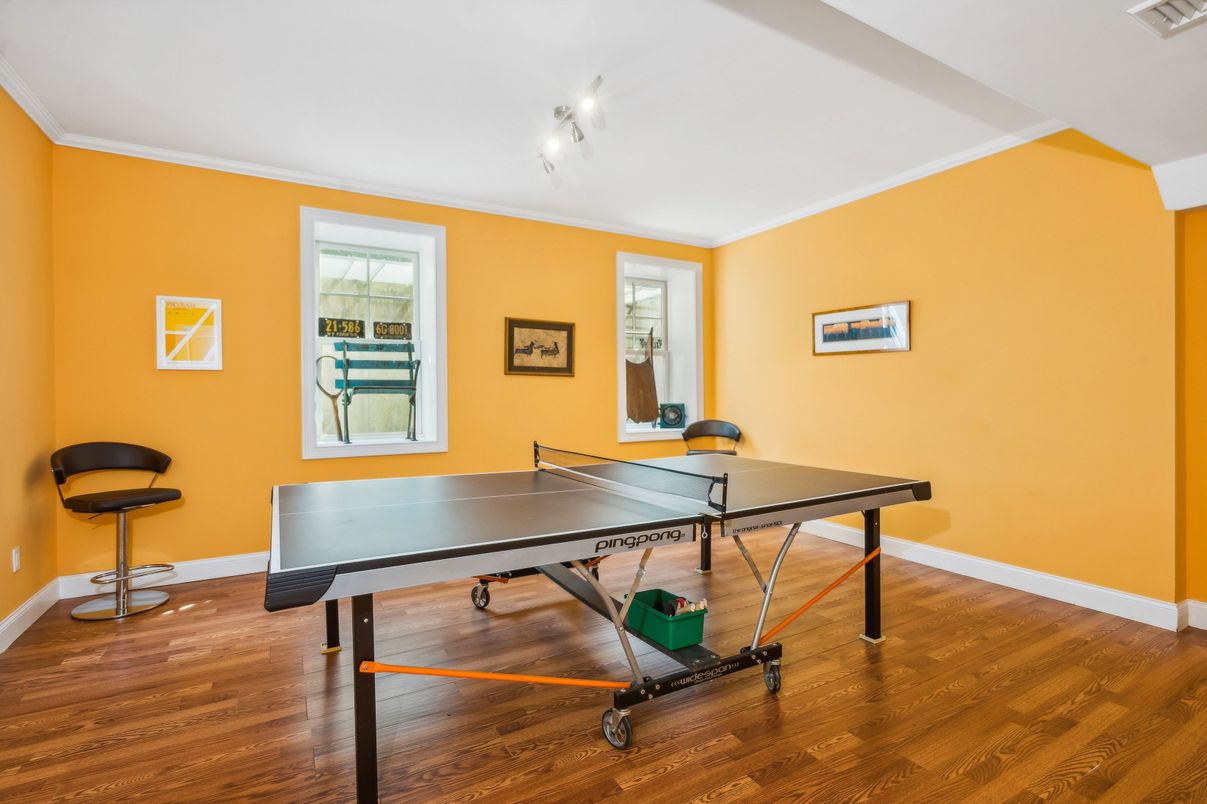 Game Room, Interior, Wood Texture Flooring