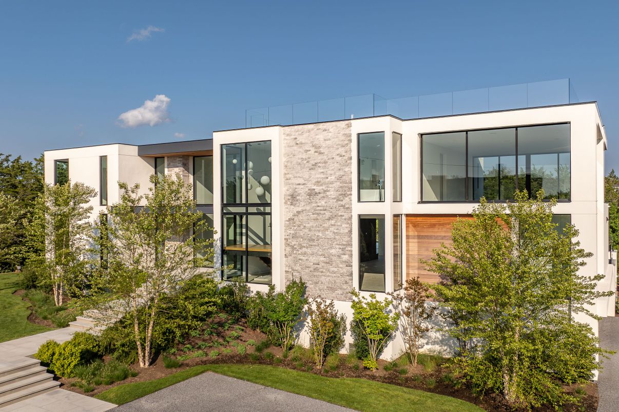 Exterior, Facade, Modern