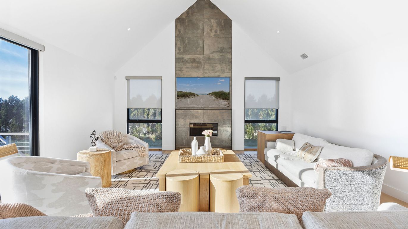 Fireplace, Interior, Living room, Recessed Lighting