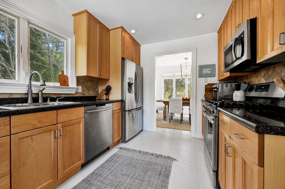 Dining room, Interior, Kitchen, Recessed Lighting