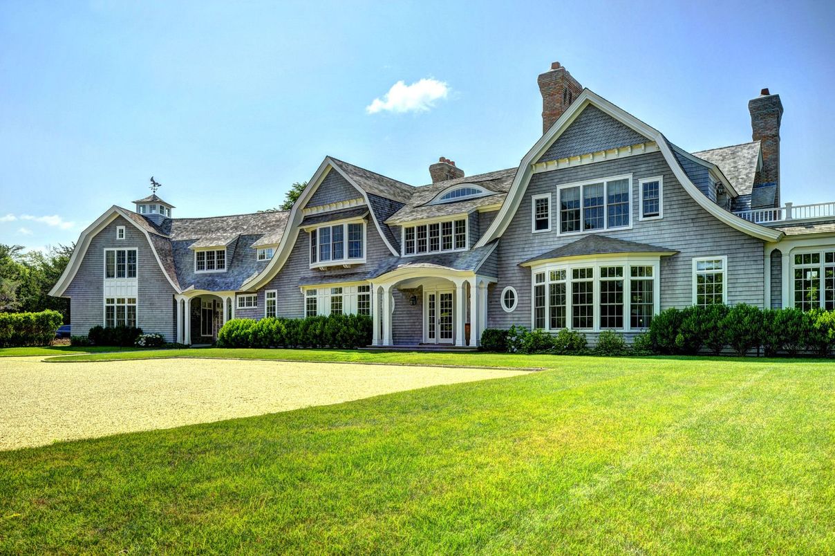 Backyard, Exterior, Facade, Queen Anne Victorian