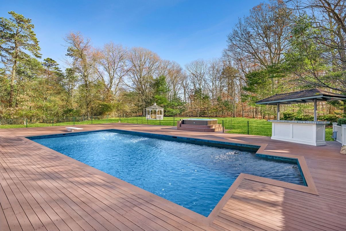 Exterior, Playground, Pool