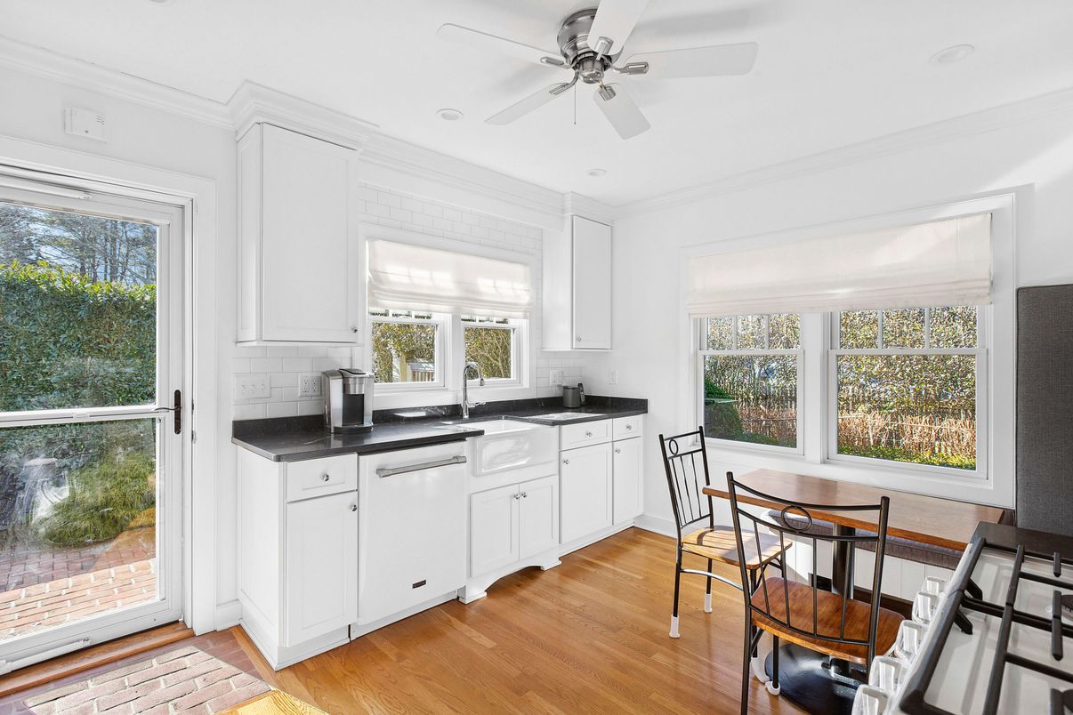 Dining room, Interior, Kitchen, Recessed Lighting, Wood Texture Flooring