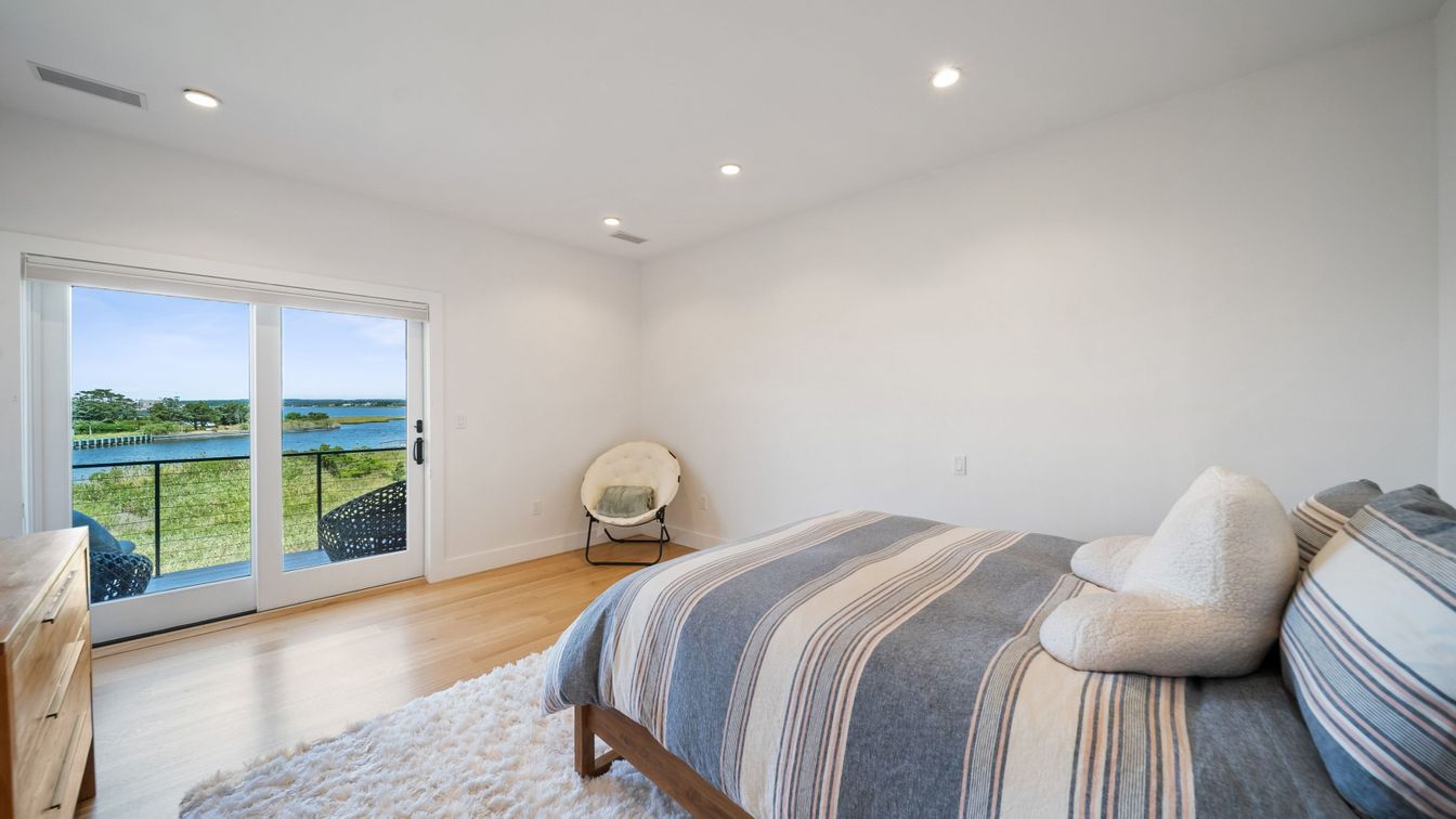 Bedroom, Interior, Recessed Lighting, Water, Wood Texture Flooring