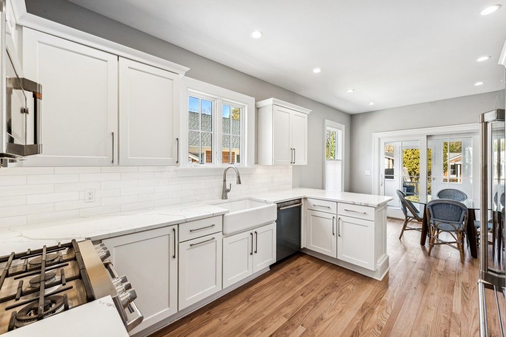 Dining room, Interior, Kitchen, Recessed Lighting, Wood Texture Flooring