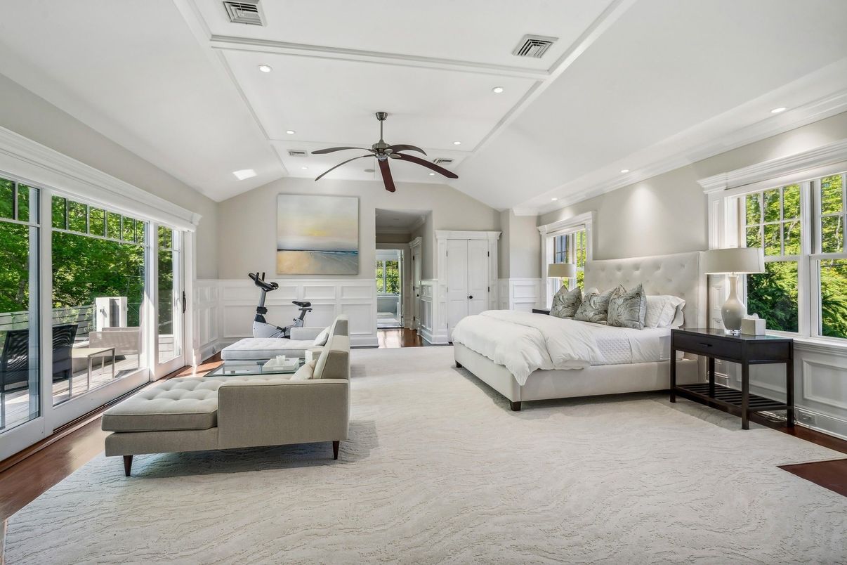 Bedroom, Fitness Equipment, Interior, Recessed Lighting, Wood Texture Flooring