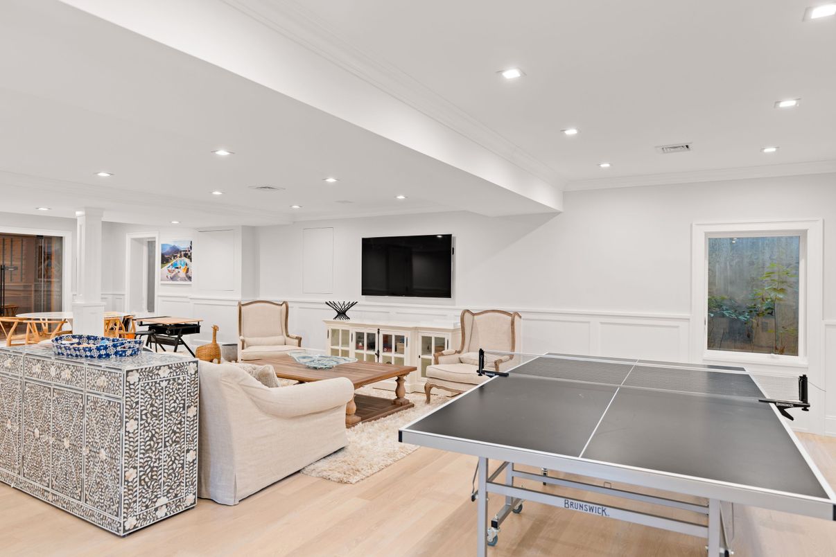 Game Room, Interior, Living room, Recessed Lighting, Wood Texture Flooring