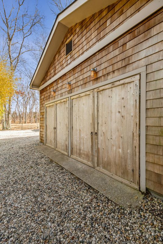 Detached Garage, Exterior