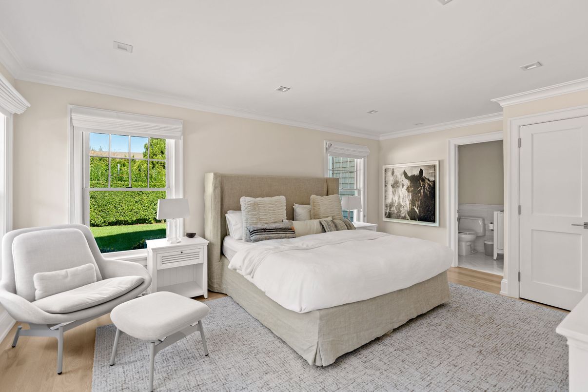 Bathroom, Bedroom, Interior, Recessed Lighting, Wood Texture Flooring