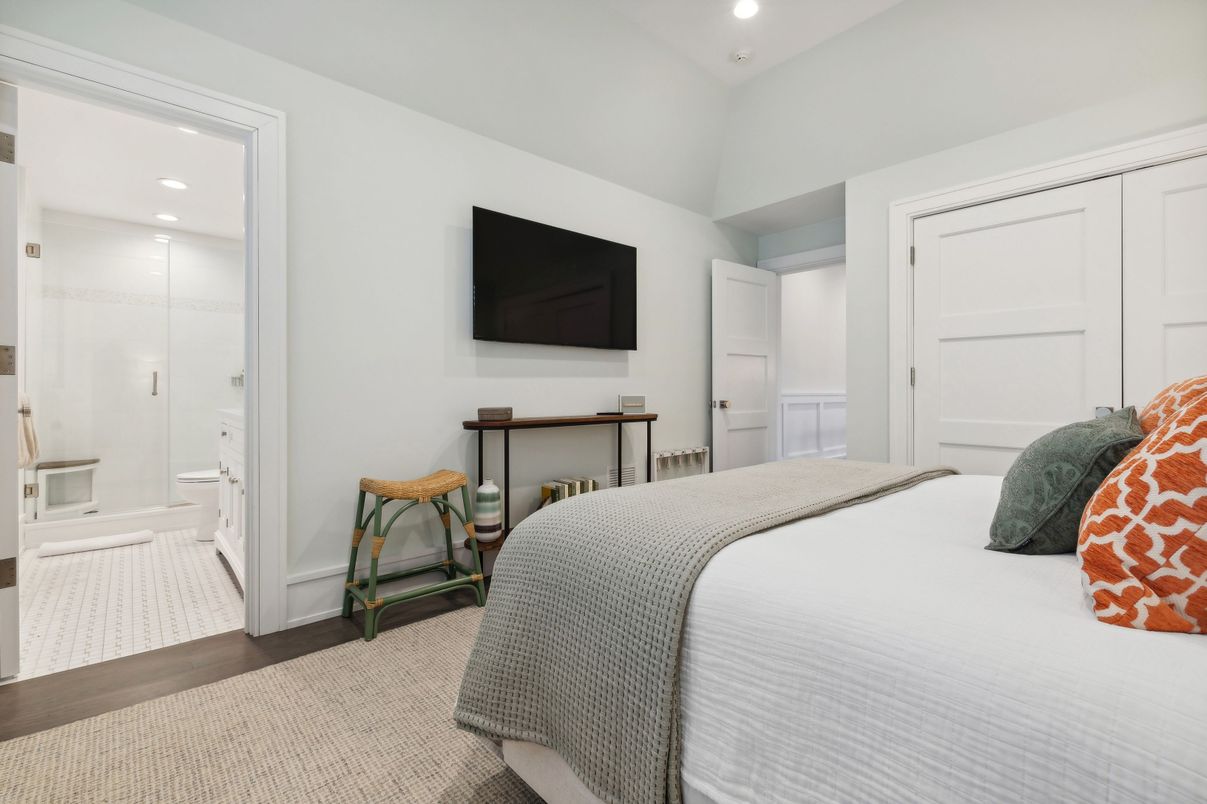 Bathroom, Bedroom, Interior, Recessed Lighting