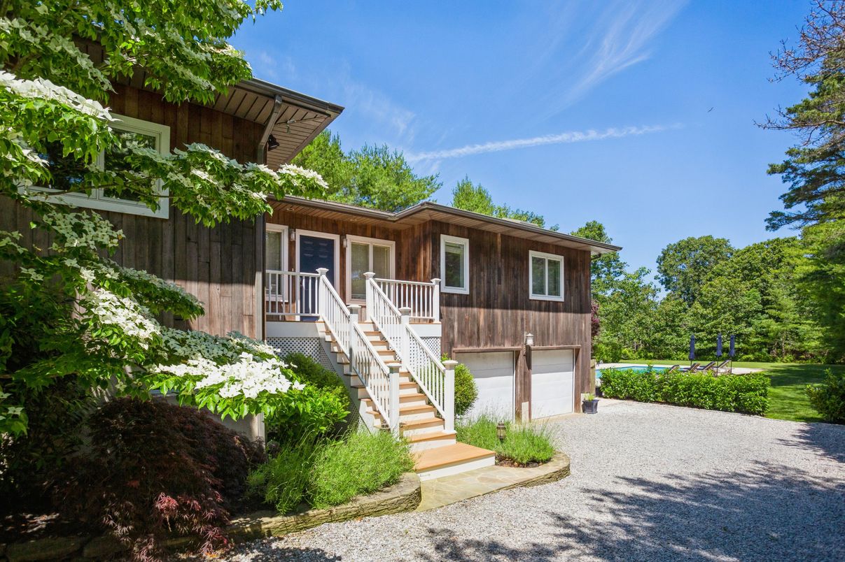 Attached, Exterior, Facade, Raised Ranch