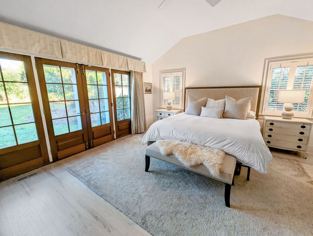 Bedroom, Interior, Water, Wood Texture Flooring