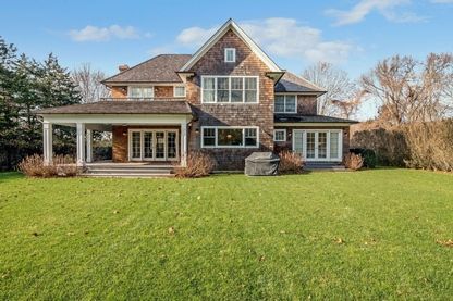 Backyard, Exterior, Facade, Brick Facade, Brick Traditional