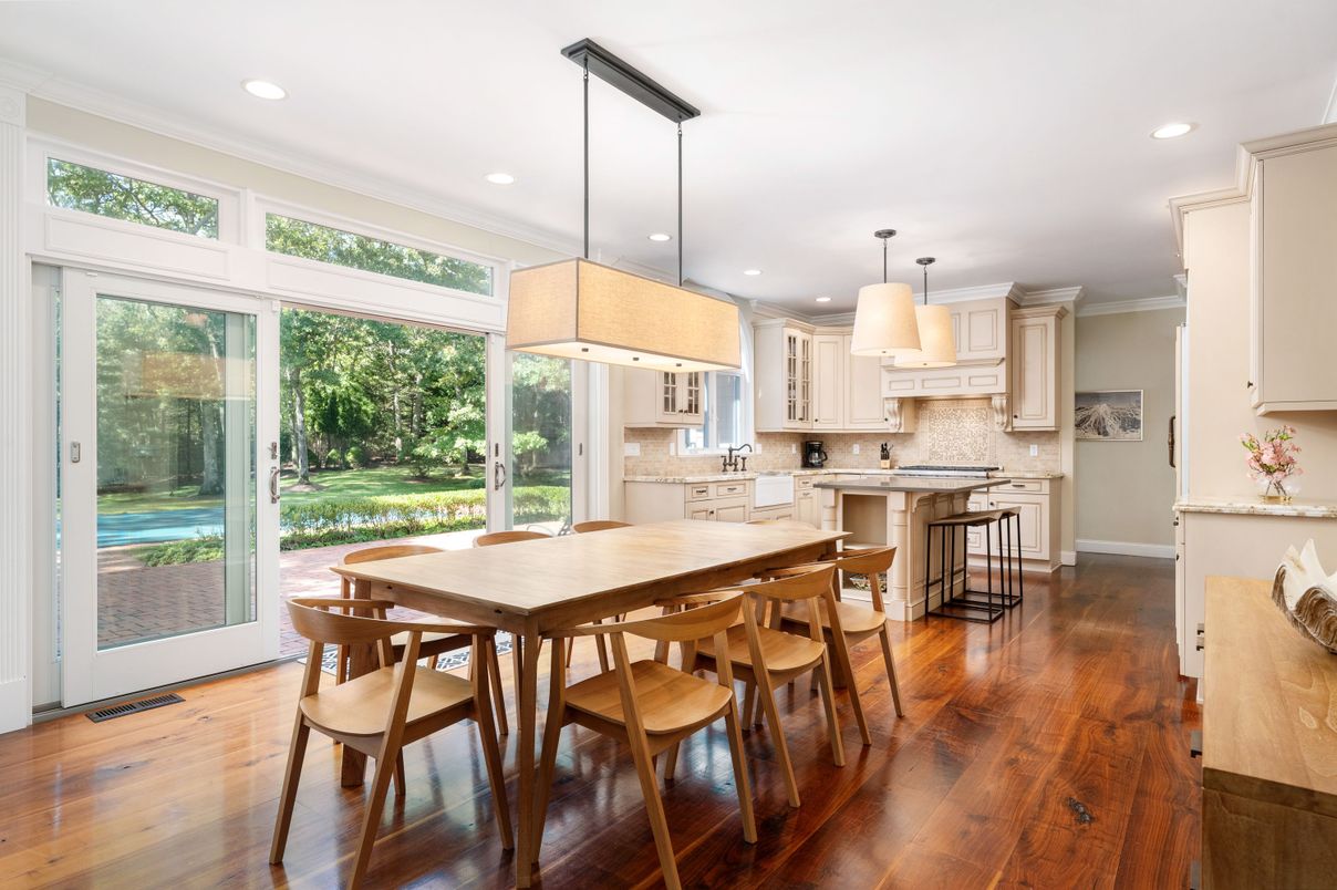 Dining room, Interior, Kitchen, Pendant Lights, Recessed Lighting, Wood Texture Flooring
