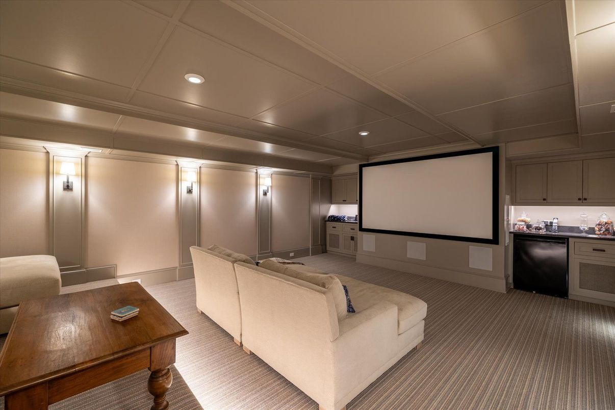 Interior, Projection Screen, Recessed Lighting, Theatre Room