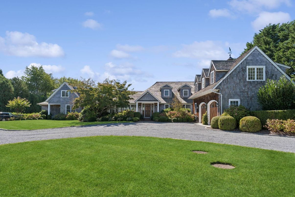 Backyard, Exterior, Facade, French Provincial
