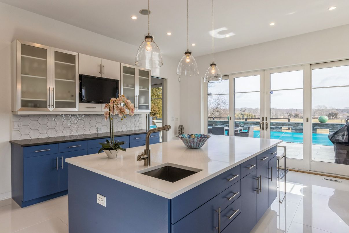 Interior, Kitchen, Pendant Lights, Recessed Lighting, Stainless Steel Appliances, Water